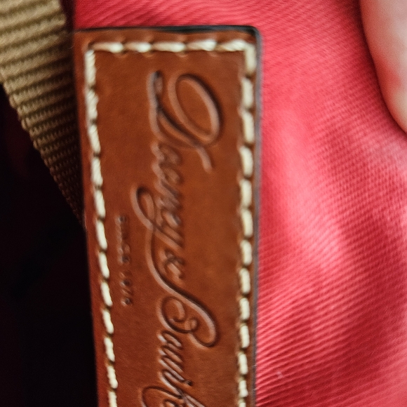 Dooney & Bourke Cranberry Crossbody/Shoulder Coated Cotton w/Leather Excellent - Picture 13 of 16